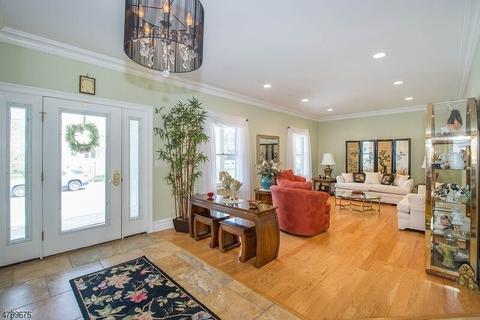 17 Willow Pl, Nutley, NJ 07110 photo 3