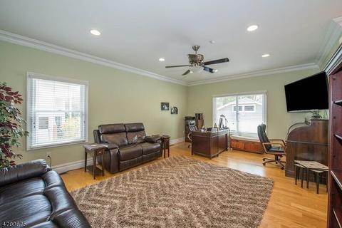 17 Willow Pl, Nutley, NJ 07110 photo 9