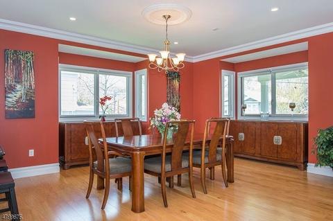 17 Willow Pl, Nutley, NJ 07110 photo 6