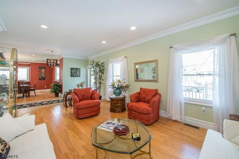 17 Willow Pl, Nutley, NJ 07110 photo 4