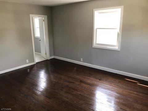 20 Bailey Ave, Hillside, NJ 07205 photo 4