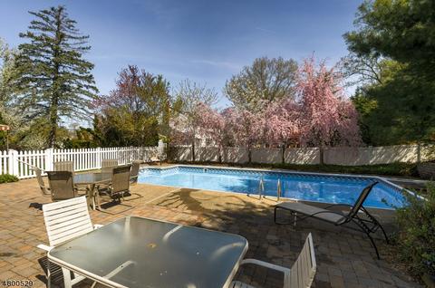 3 Ruskin Ct, Wayne, NJ 07470 photo 2