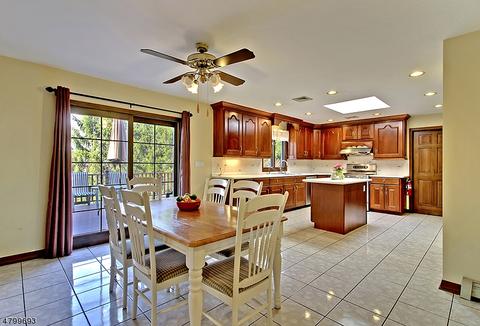 128 E Springbrook Dr, Gillette, NJ 07933 photo 7