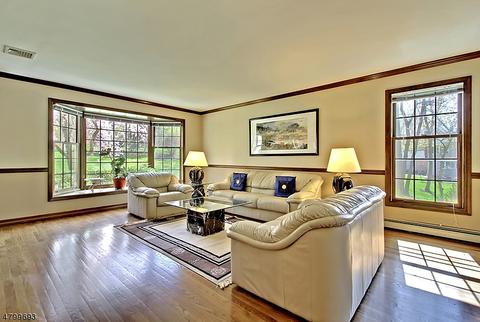128 E Springbrook Dr, Gillette, NJ 07933 photo 4