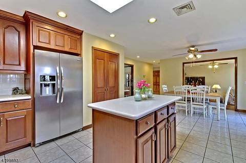 128 E Springbrook Dr, Gillette, NJ 07933 photo 8