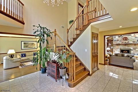 128 E Springbrook Dr, Gillette, NJ 07933 photo 3