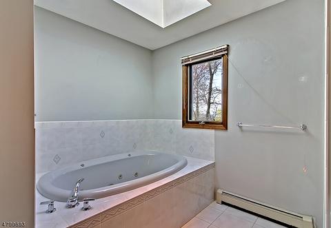 128 E Springbrook Dr, Gillette, NJ 07933 photo 15