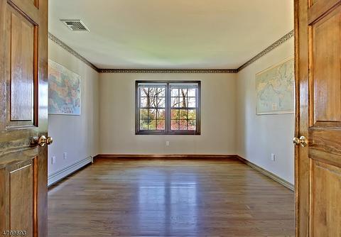 128 E Springbrook Dr, Gillette, NJ 07933 photo 9
