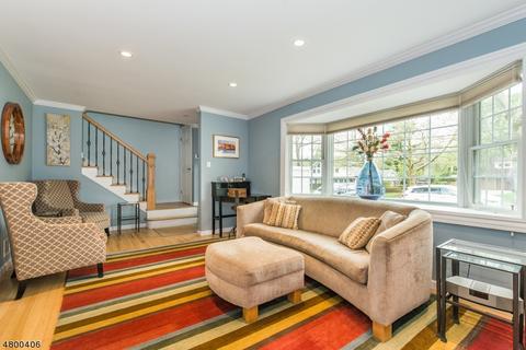 351 Janet Ave, Paramus, NJ 07652 photo 4