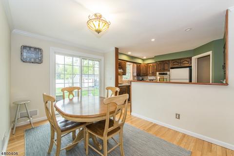 351 Janet Ave, Paramus, NJ 07652 photo 8