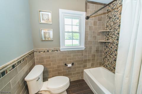 351 Janet Ave, Paramus, NJ 07652 photo 17