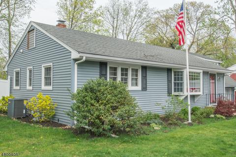 351 Janet Ave, Paramus, NJ 07652 photo 3