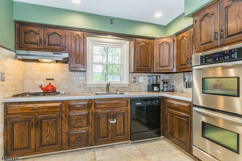 351 Janet Ave, Paramus, NJ 07652 photo 9