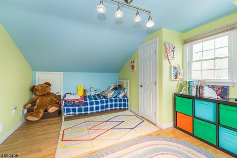 351 Janet Ave, Paramus, NJ 07652 photo 14