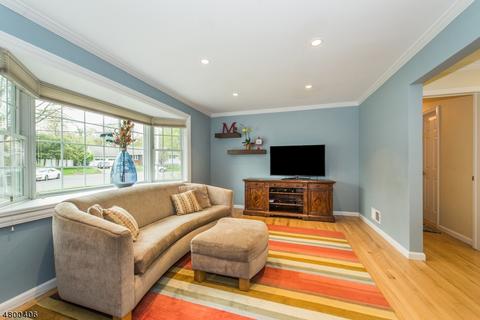 351 Janet Ave, Paramus, NJ 07652 photo 5