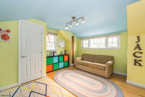 351 Janet Ave, Paramus, NJ 07652 photo 13