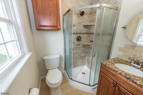 351 Janet Ave, Paramus, NJ 07652 photo 18