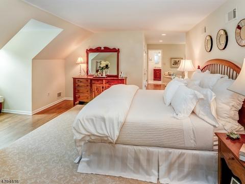 4 Sutton Ct, Mendham, NJ 07945 photo 12