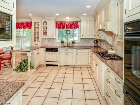 4 Sutton Ct, Mendham, NJ 07945 photo 6
