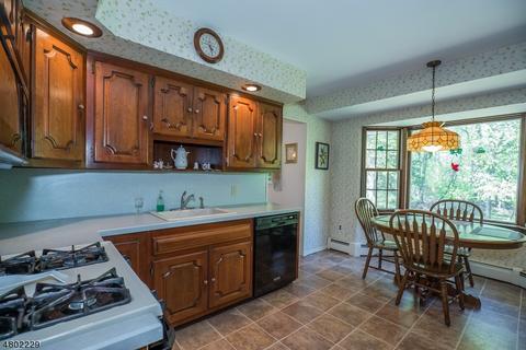 164 Andover Dr, Wayne, NJ 07470 photo 10