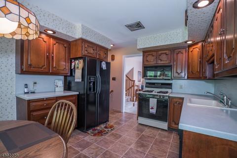 164 Andover Dr, Wayne, NJ 07470 photo 9