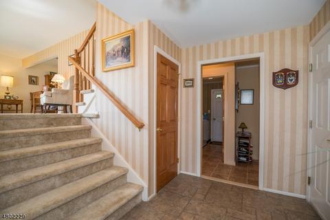 164 Andover Dr, Wayne, NJ 07470 photo 4