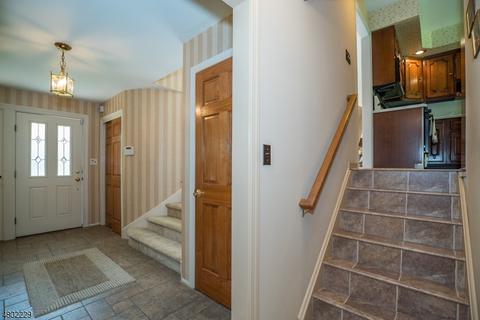 164 Andover Dr, Wayne, NJ 07470 photo 5
