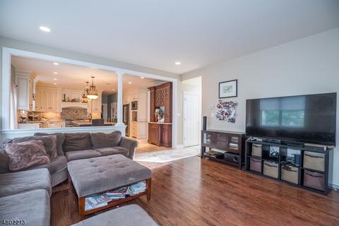 69 Atherton Ct, Wayne, NJ 07470 photo 9