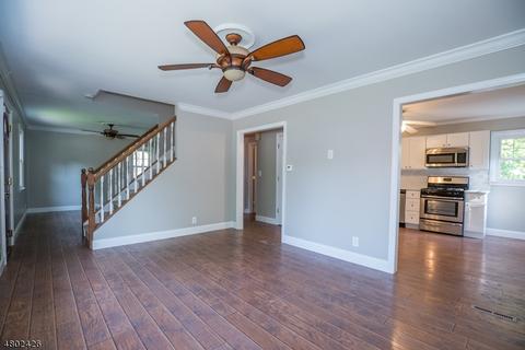29 Wood St, Wayne, NJ 07470 photo 3