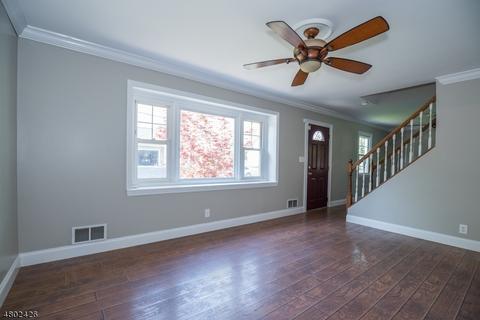 29 Wood St, Wayne, NJ 07470 photo 4
