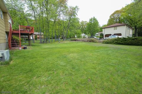 380 Wagner Ct, Paramus, NJ 07652 photo 23