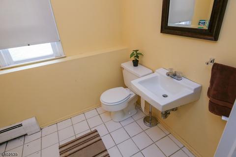 380 Wagner Ct, Paramus, NJ 07652 photo 20