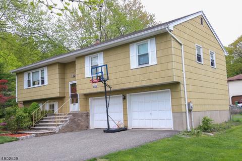 380 Wagner Ct, Paramus, NJ 07652 photo 3
