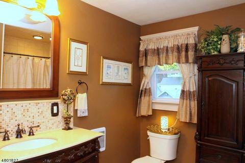 258 High Mountain Rd, North Haledon, NJ 07508 photo 16