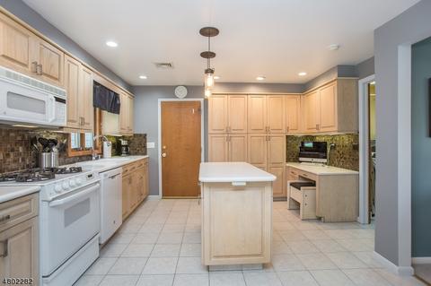 12 Valhalla Way, Wayne, NJ 07470 photo 5
