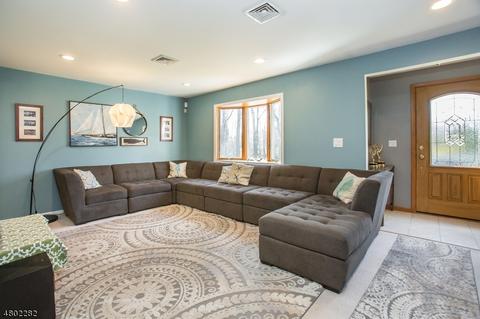 12 Valhalla Way, Wayne, NJ 07470 photo 2