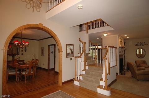 4 Michael Dr, Hackettstown, NJ 07840 photo 2