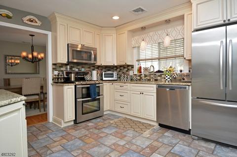 1 Maple Ct, Waldwick, NJ 07463 photo 7