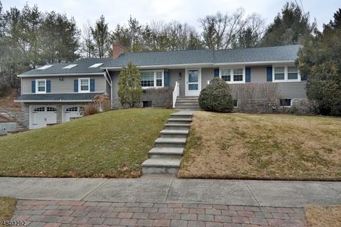 1 Maple Ct, Waldwick, NJ 07463 photo 1