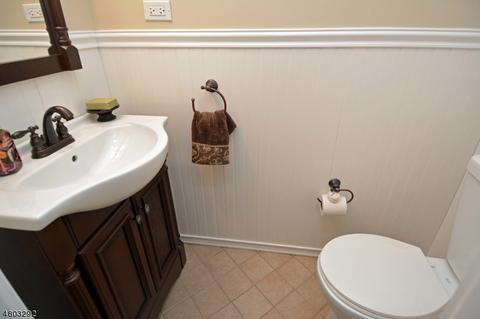 1 Maple Ct, Waldwick, NJ 07463 photo 16