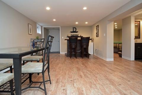 1 Maple Ct, Waldwick, NJ 07463 photo 20