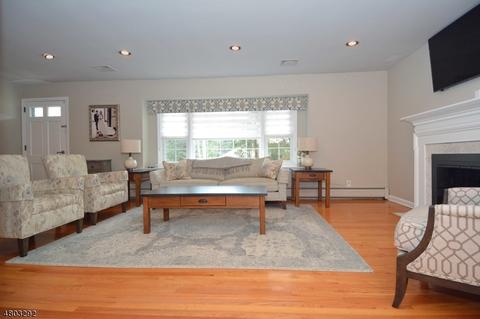 1 Maple Ct, Waldwick, NJ 07463 photo 3