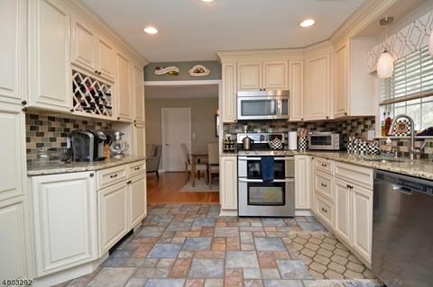 1 Maple Ct, Waldwick, NJ 07463 photo 8