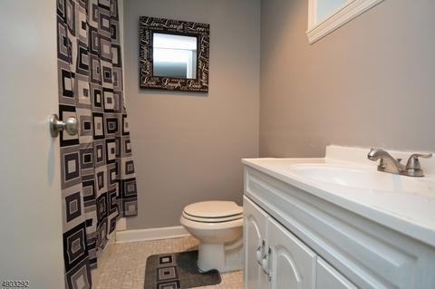 1 Maple Ct, Waldwick, NJ 07463 photo 22