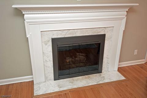 1 Maple Ct, Waldwick, NJ 07463 photo 4