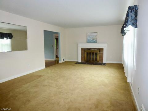 6 Webster Dr, Berkeley Heights, NJ 07922 photo 2