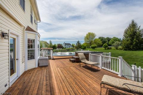 15 Windsor Pl, Hackettstown, NJ 07840 photo 20