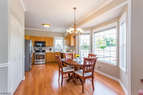 15 Windsor Pl, Hackettstown, NJ 07840 photo 7