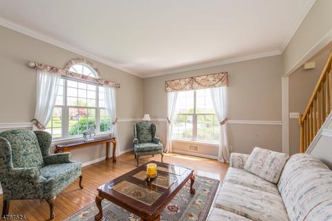 15 Windsor Pl, Hackettstown, NJ 07840 photo 4