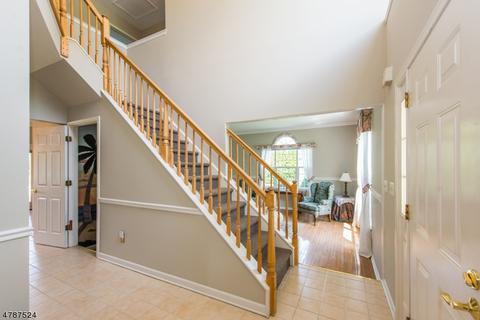 15 Windsor Pl, Hackettstown, NJ 07840 photo 3